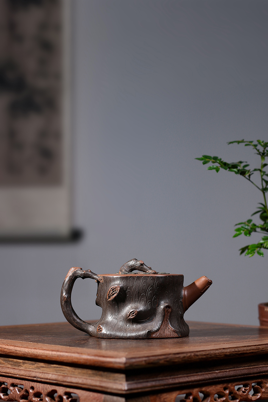 名家杨陶作品《劲松》