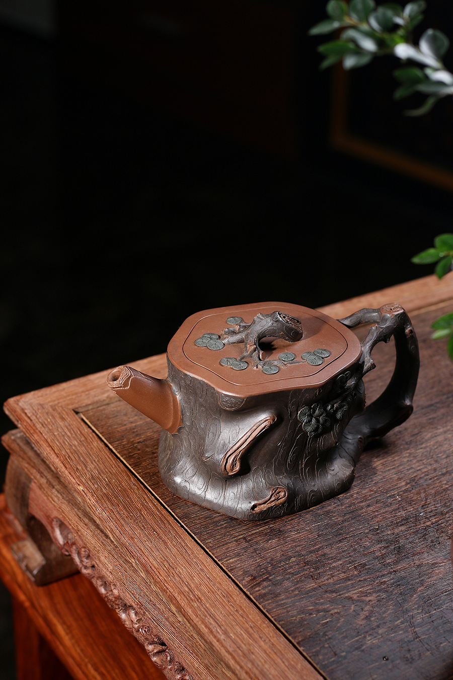 名家杨陶作品《劲松》