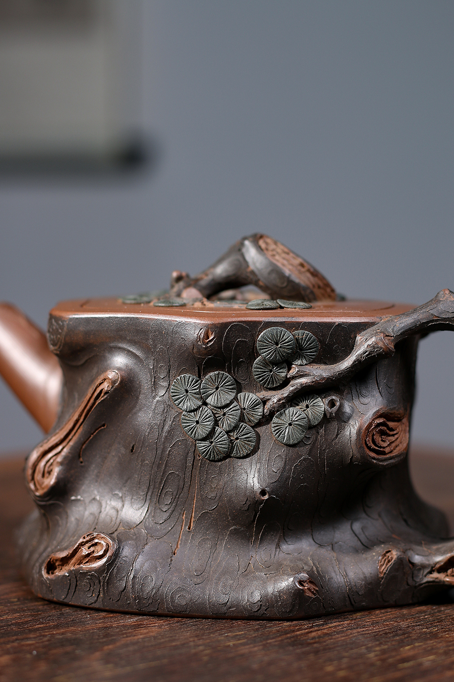 名家杨陶作品《劲松》