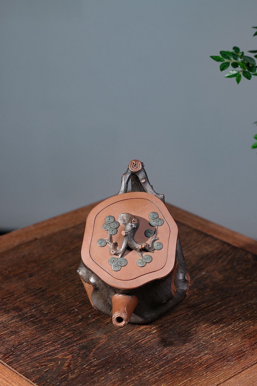 名家杨陶作品《劲松》