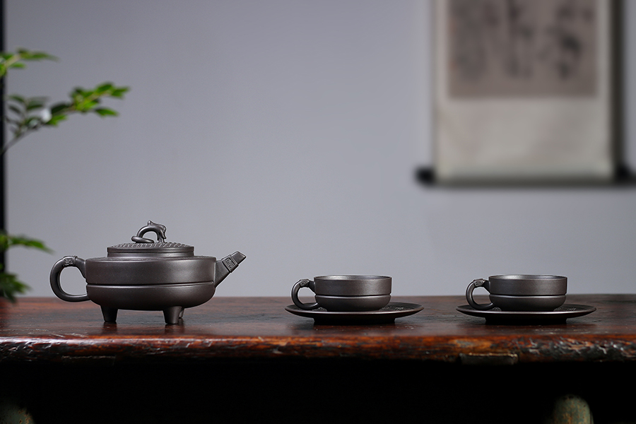 名家曹燕萍作品《龙玉韵(茶具)》