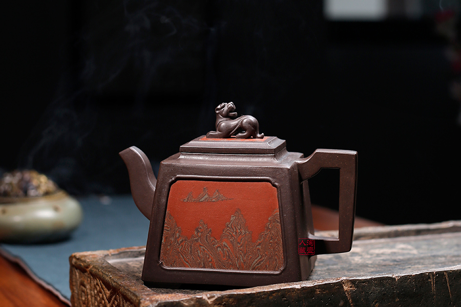 名家孔新华作品《岳峰壶》