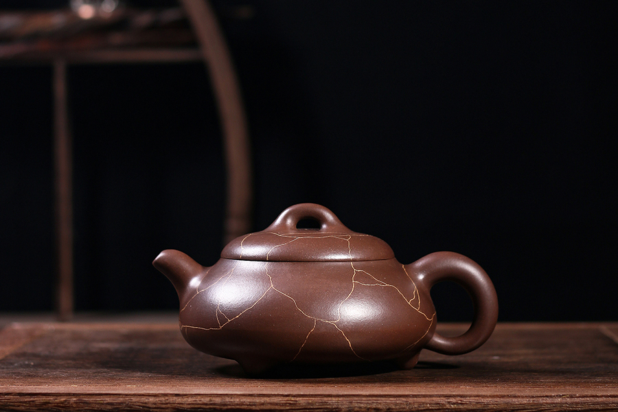 名家吕尧臣作品《金丝石瓢》