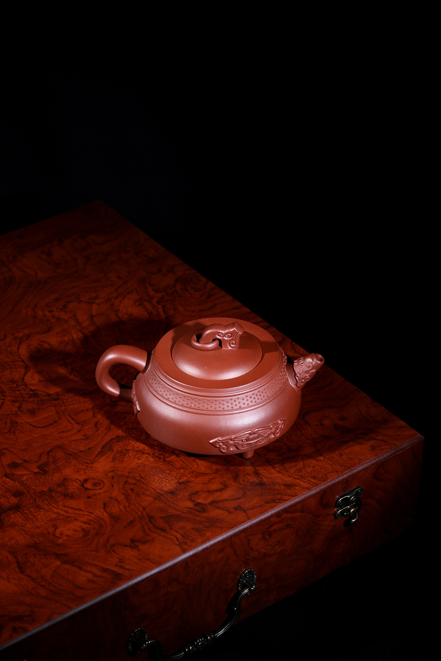 名家曹亚麟作品《玉趣》