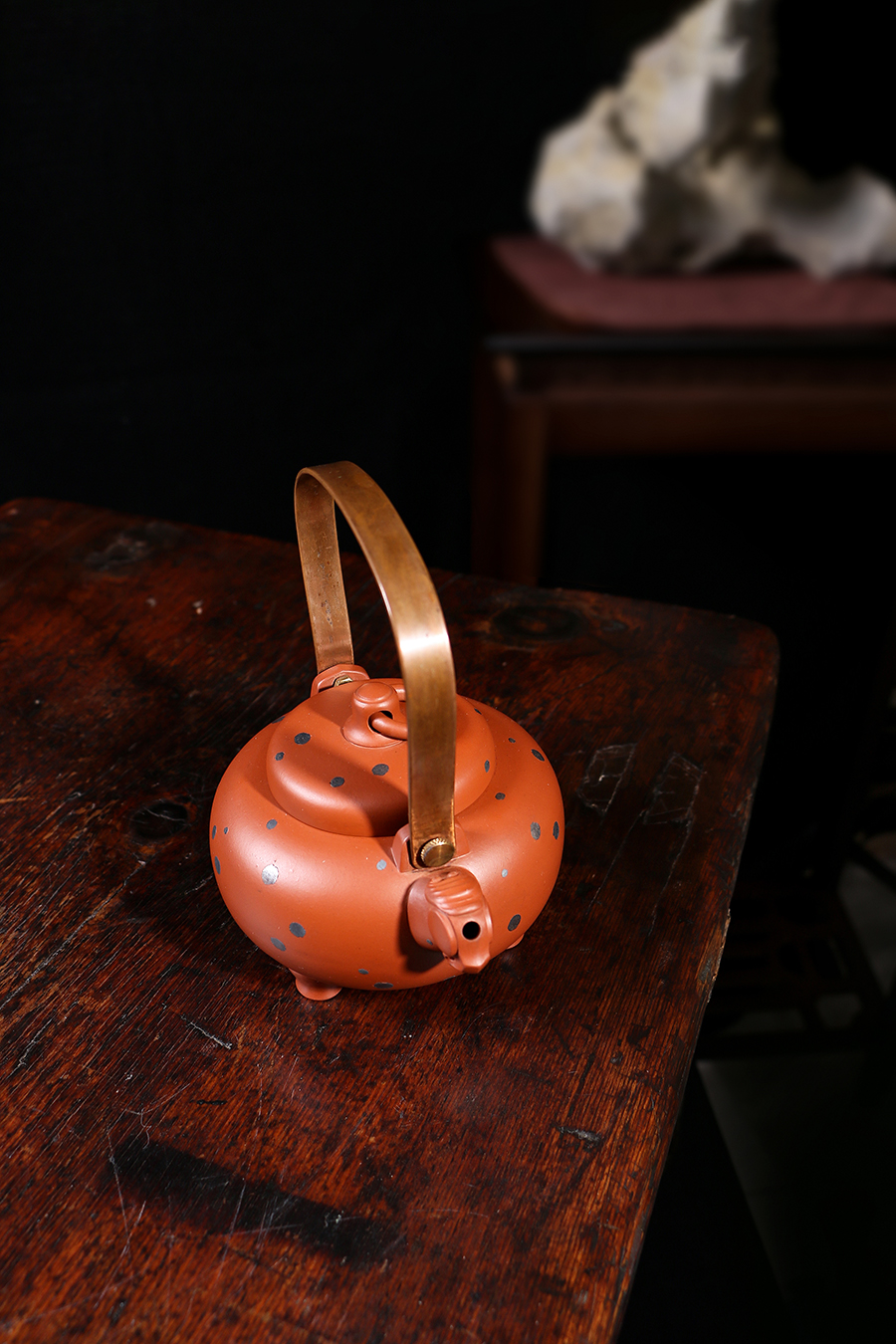 名家鲍仲梅作品《镶银三羊》