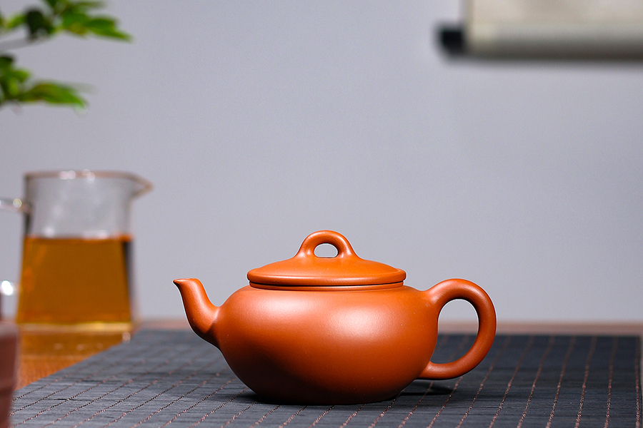 名家吴东元作品《古泉壶》