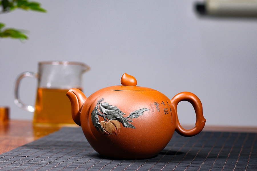 名家储集泉作品《全手蟠桃》