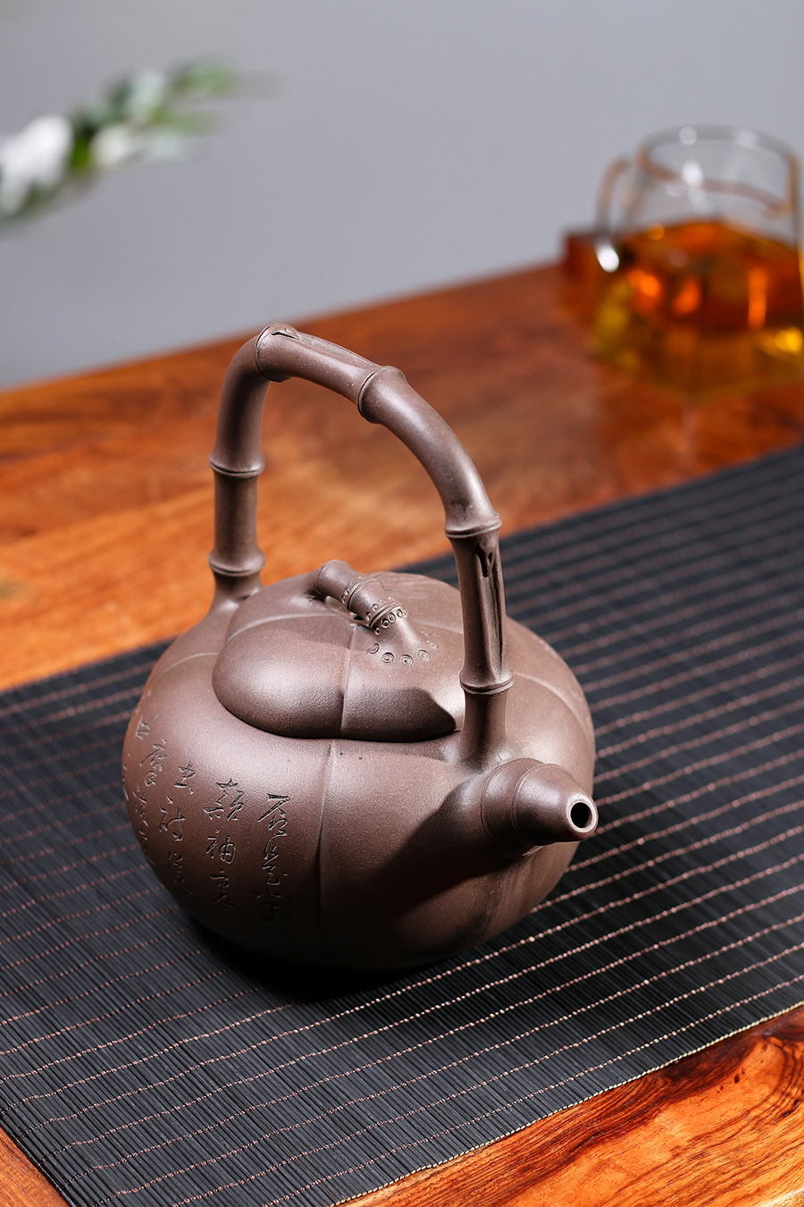 名家吴云根作品《竹节提梁》