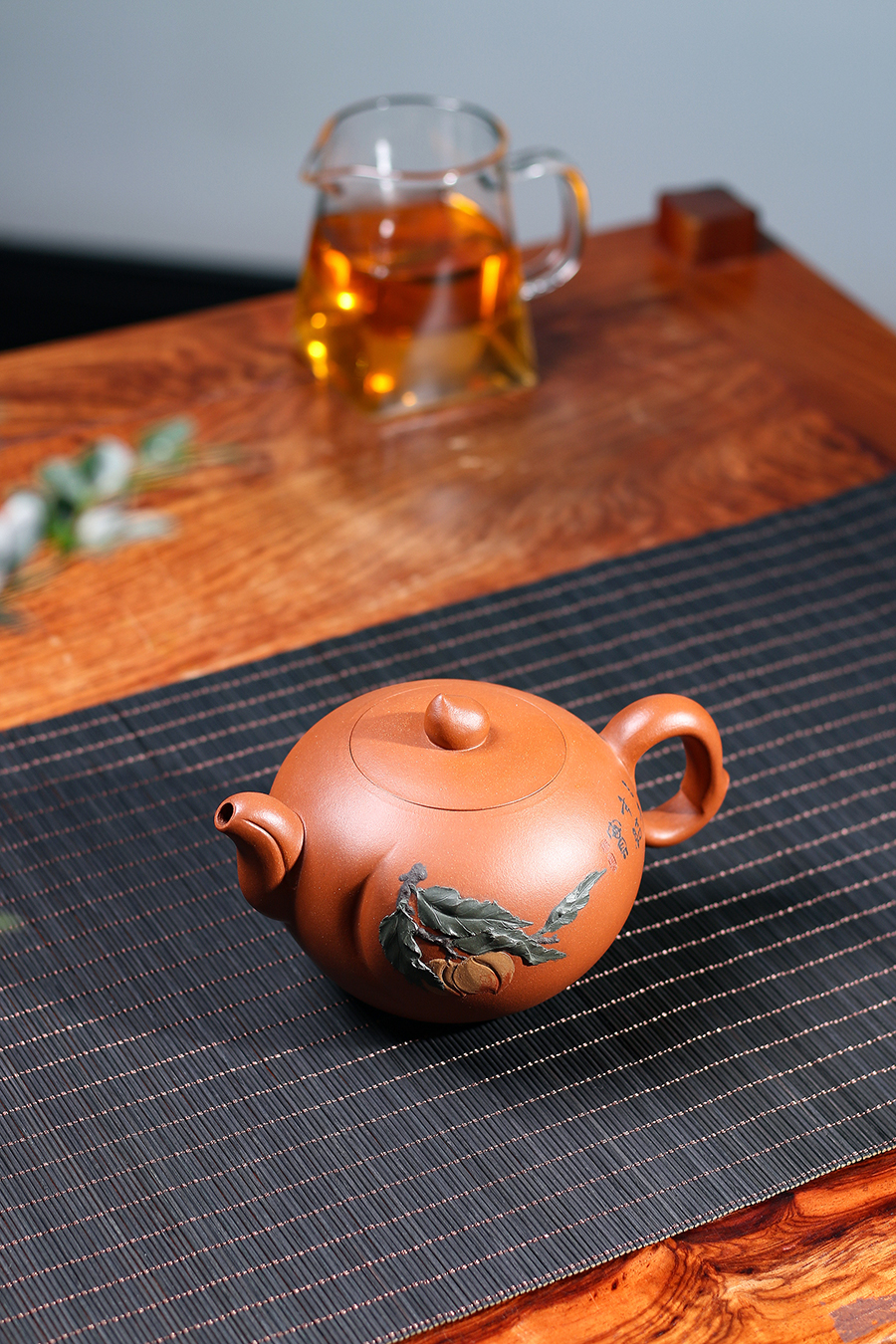 名家储集泉作品《全手蟠桃》