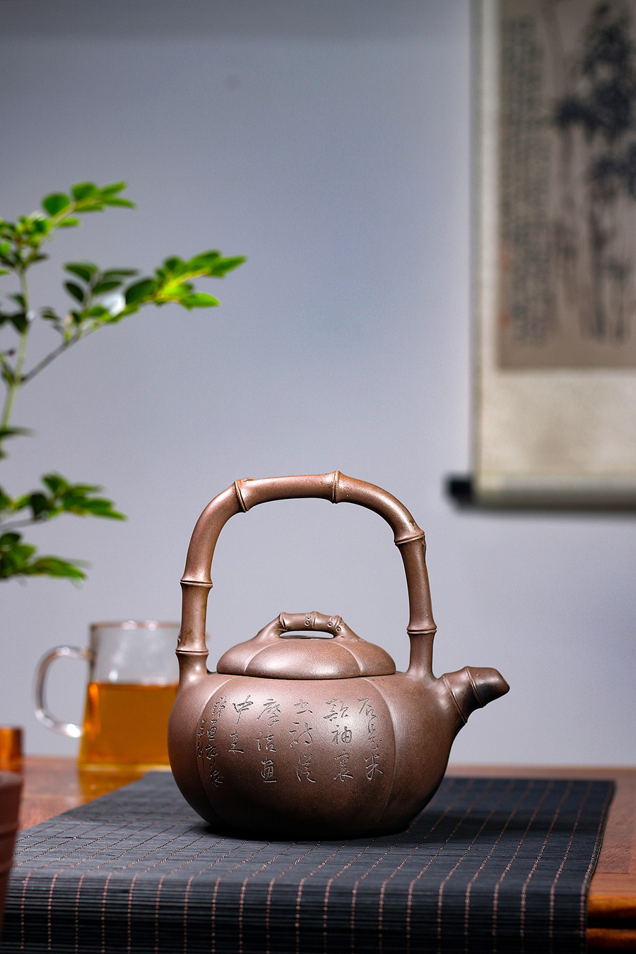 名家吴云根作品《竹节提梁》