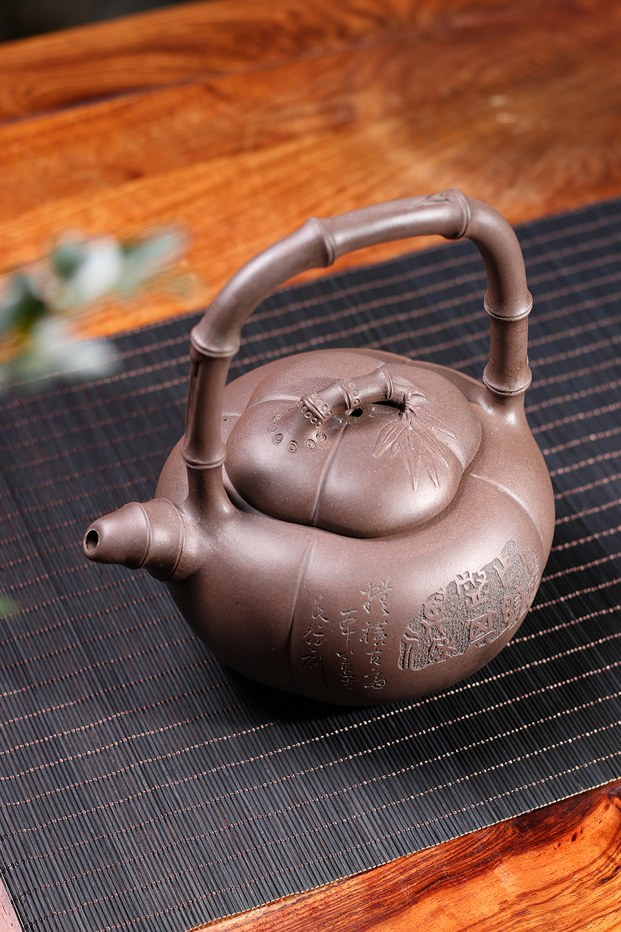 名家吴云根作品《竹节提梁》