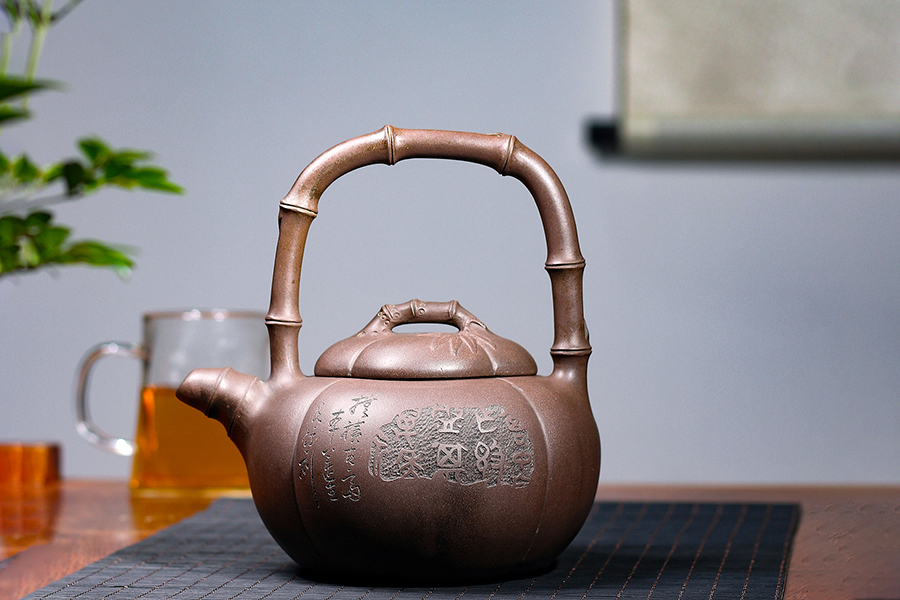 名家吴云根作品《竹节提梁》