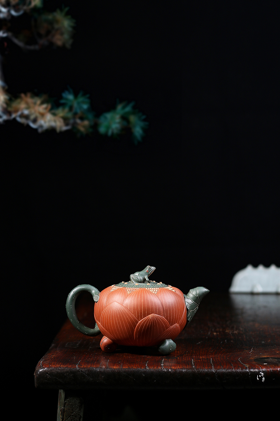 名家储亦斌作品《荷花壶·老红泥》