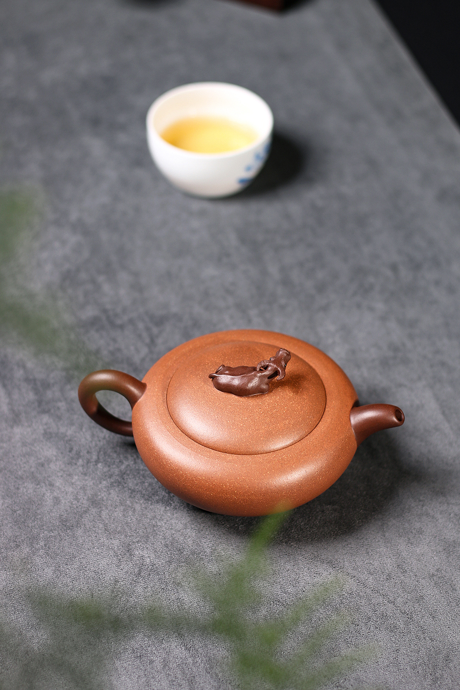 名家陈岩作品《全手卧牛》