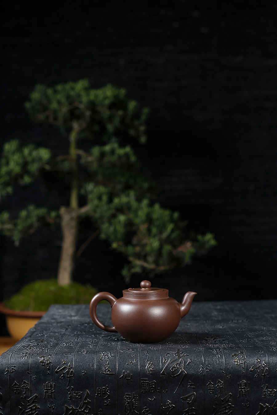 名家吴界明作品《轨月莲子》