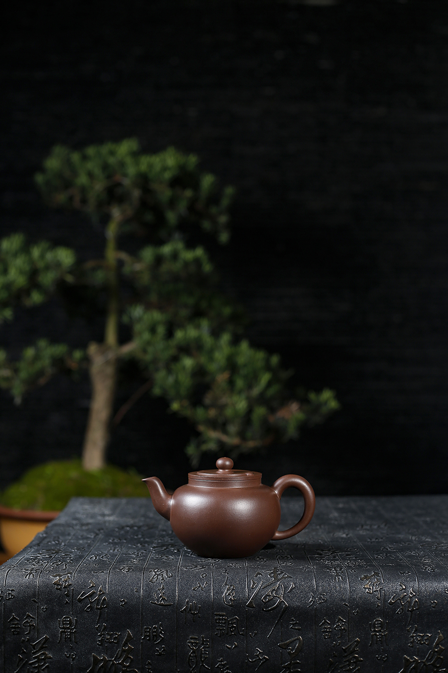 名家吴界明作品《轨月莲子》