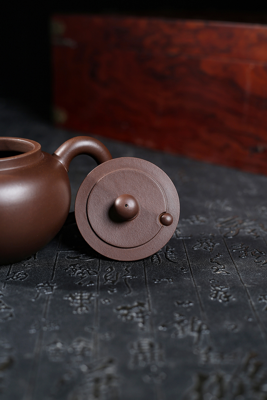 名家吴界明作品《轨月莲子》