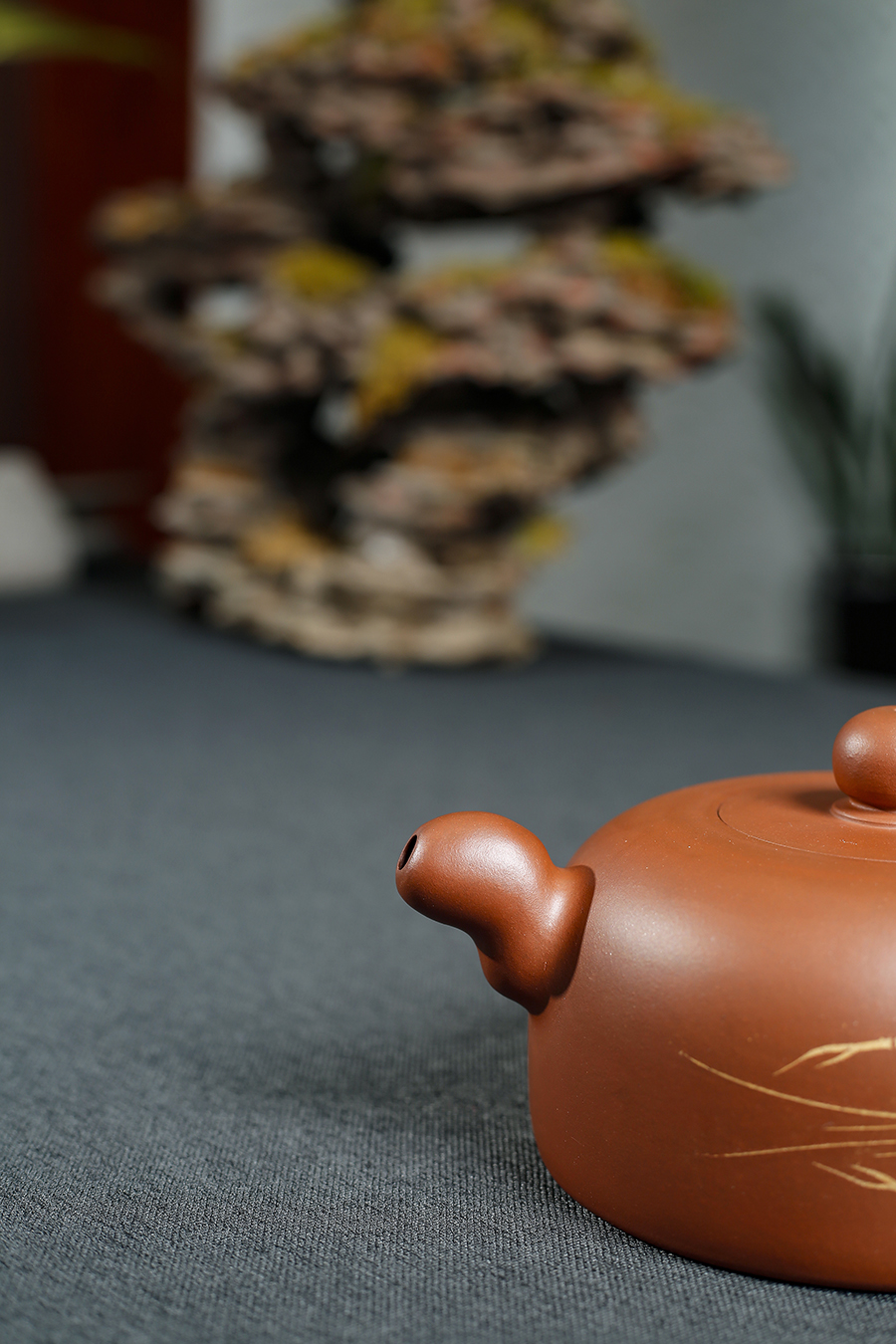 名家堵江华作品《荷塘情趣(徐勇良书铭)》