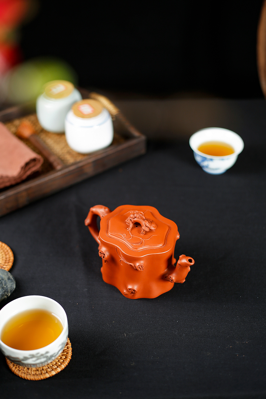 名家潘小忠作品《葡萄桩》