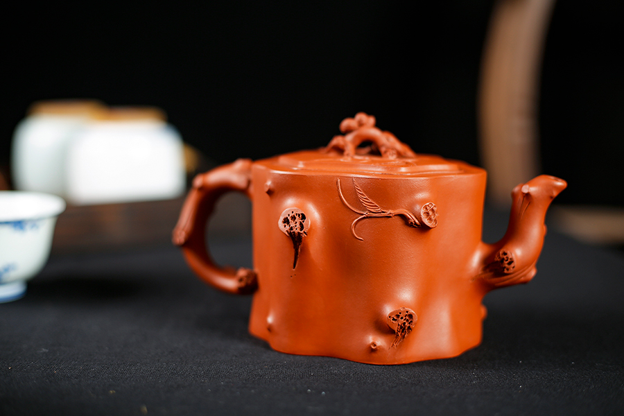 名家潘小忠作品《葡萄桩》