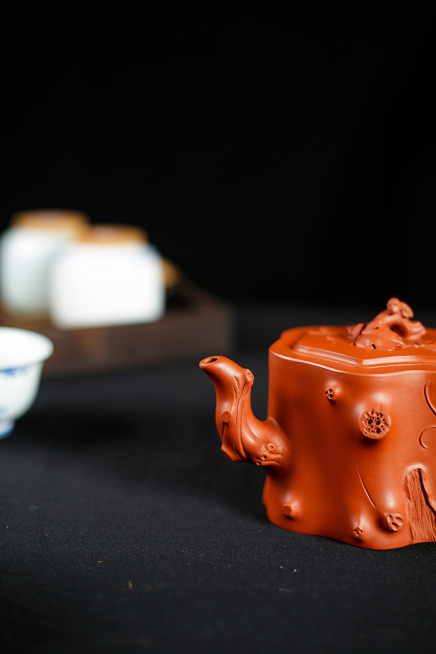 名家潘小忠作品《葡萄桩》