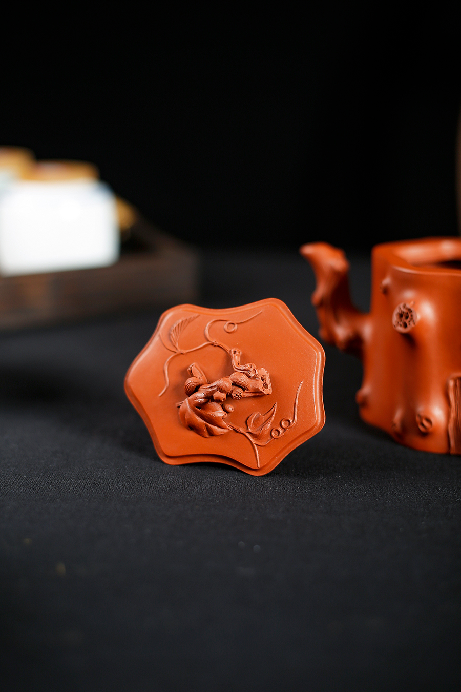 名家潘小忠作品《葡萄桩》