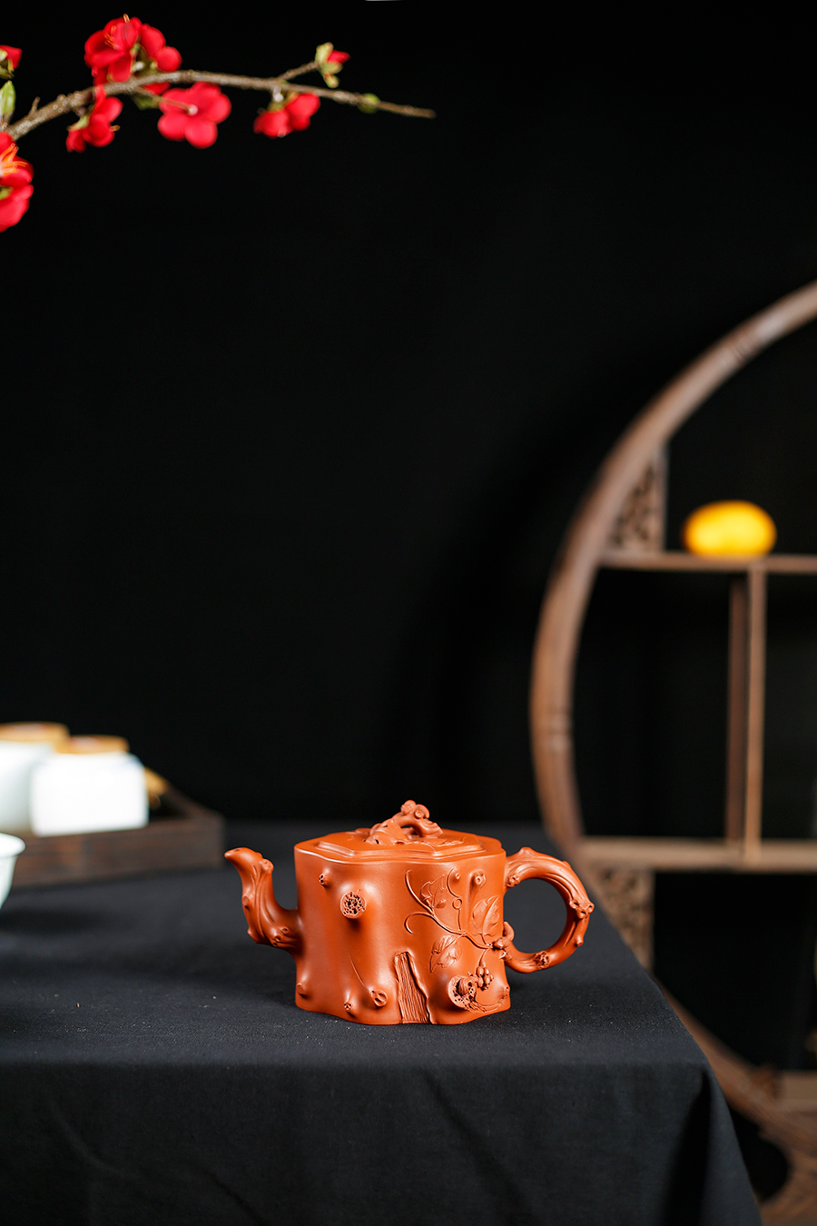 名家潘小忠作品《葡萄桩》