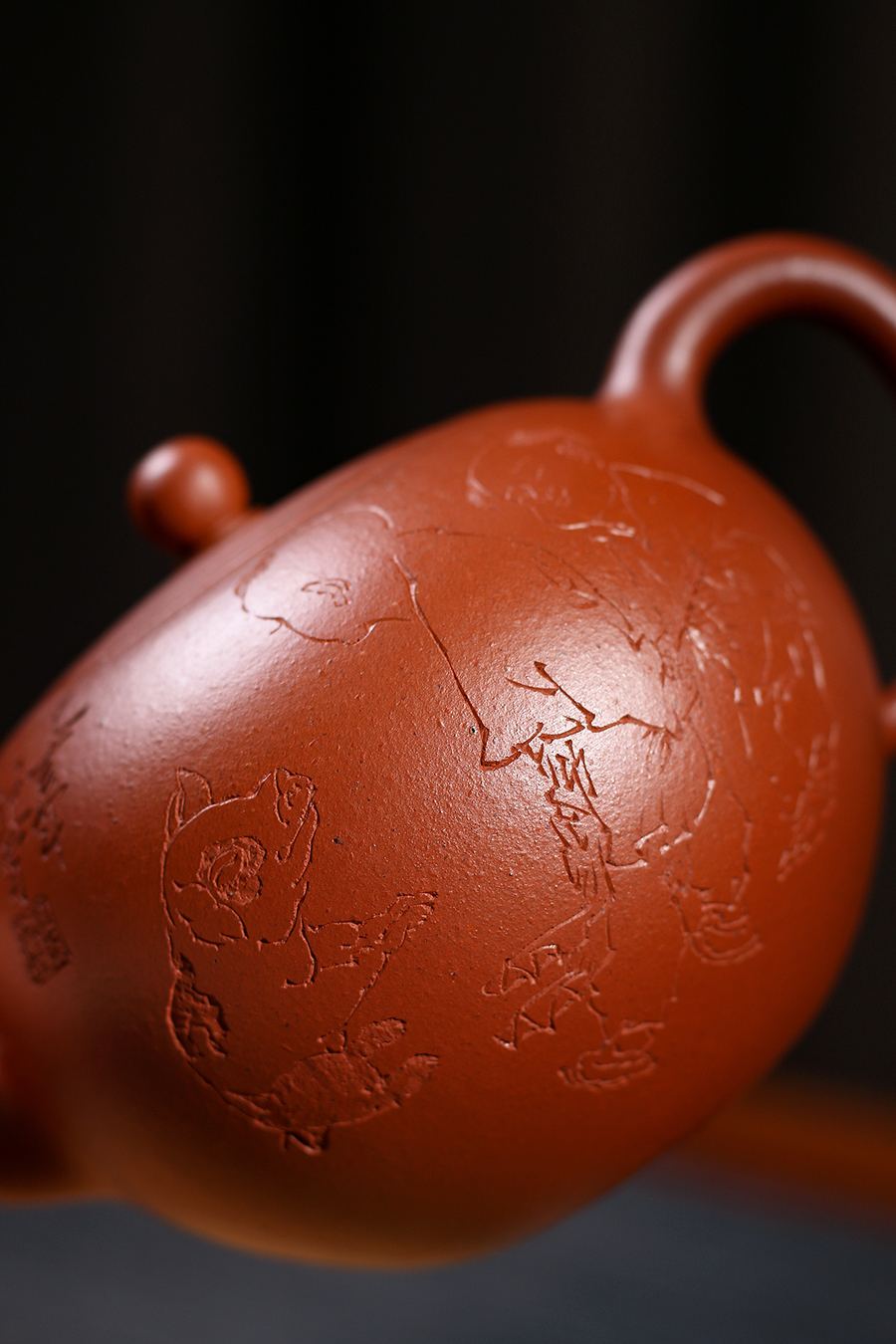 名家季益顺作品《全手小一粒珠(范曾书画·鲍志强陶刻)》