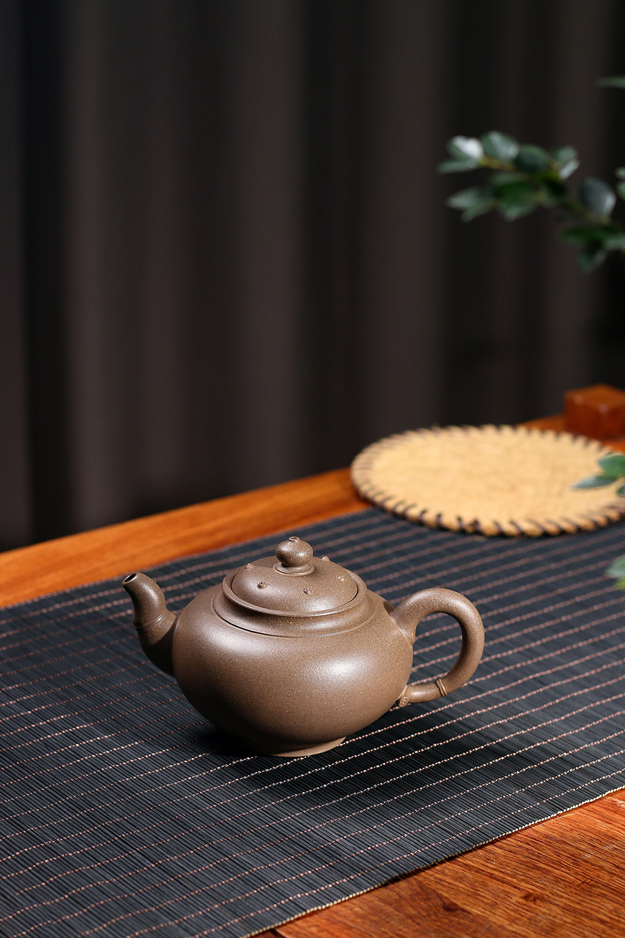 名家吴东瑾作品《莲年有余》