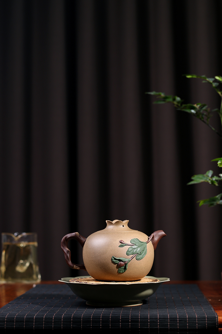 名家高建芳作品《石榴》