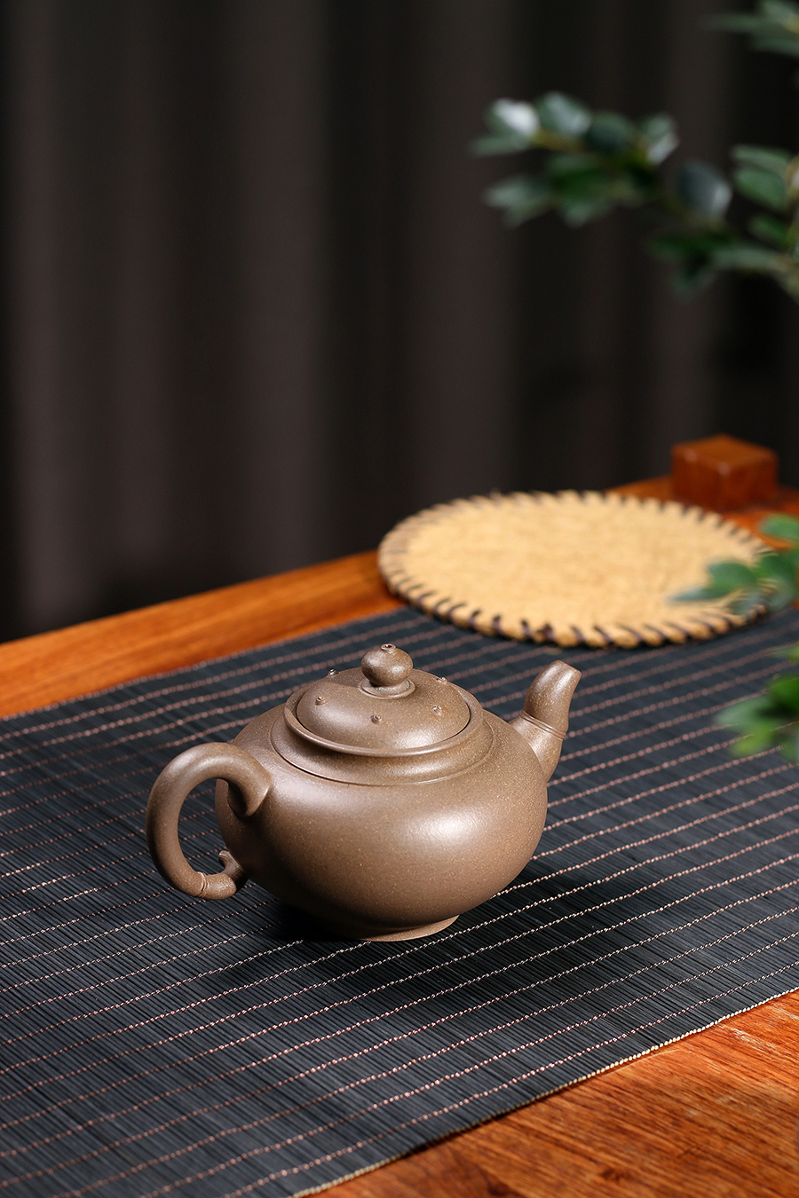 名家吴东瑾作品《莲年有余》