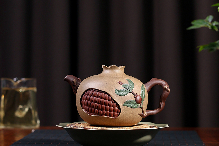 名家高建芳作品《石榴》