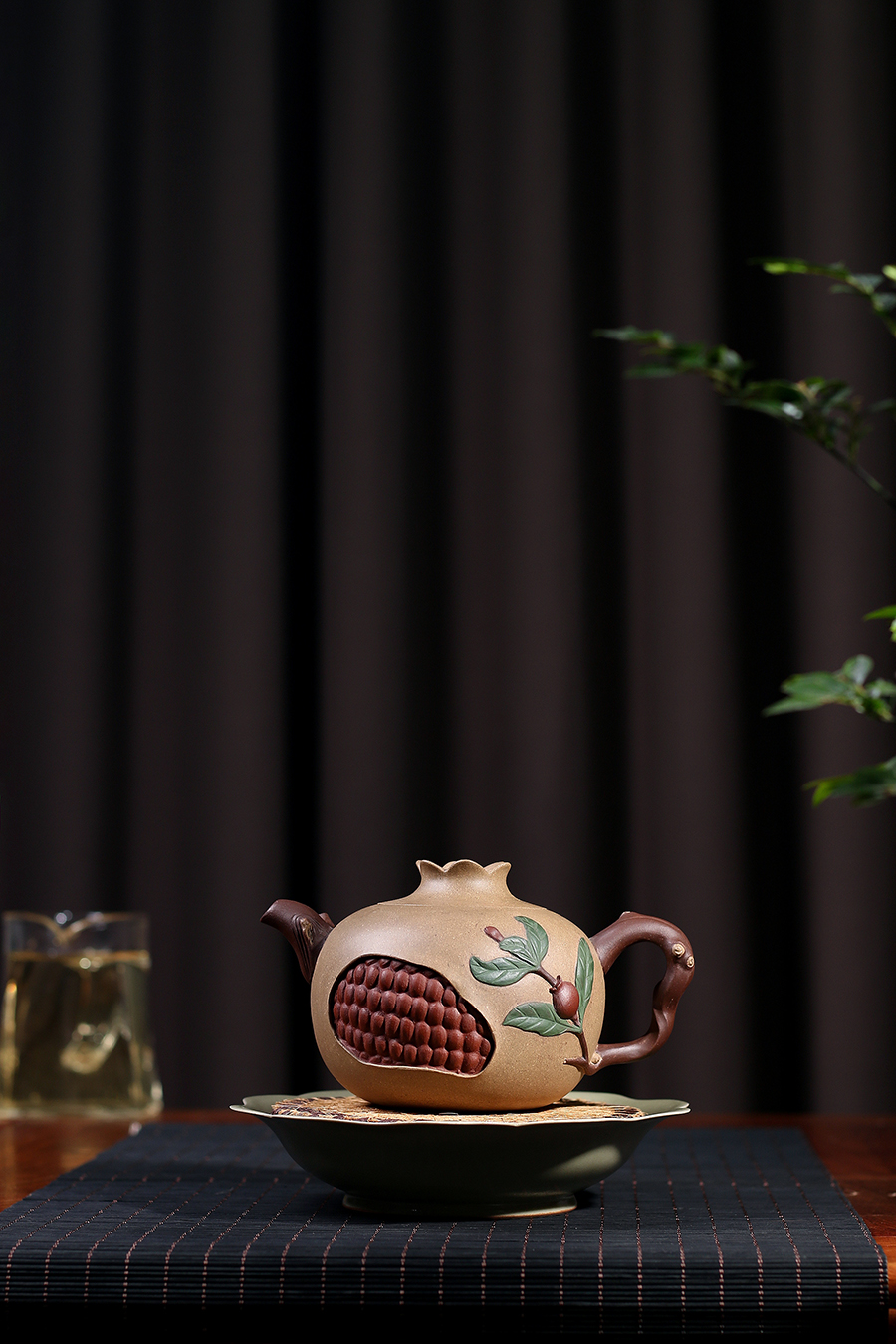 名家高建芳作品《石榴》