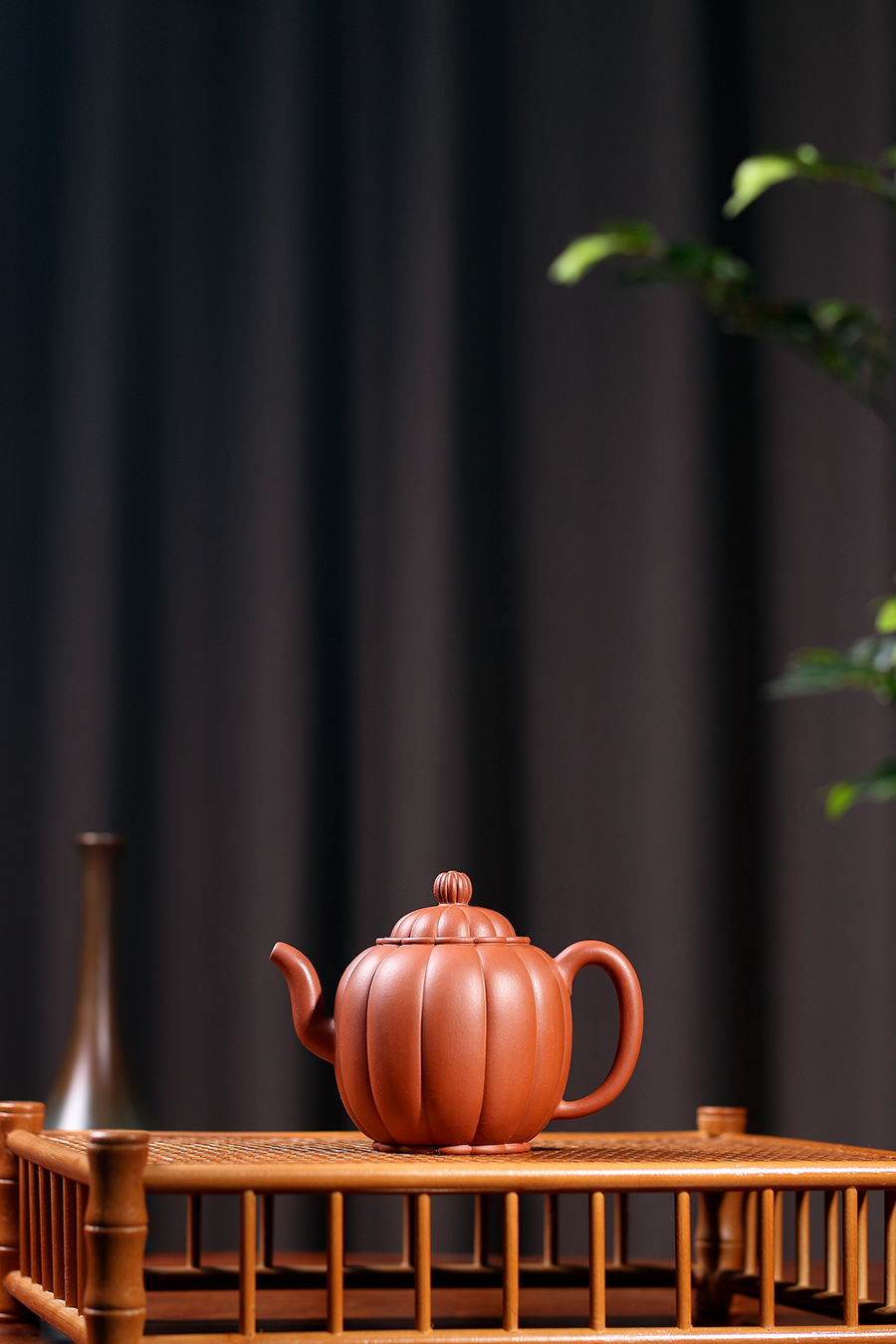 名家朱晓东作品《筋纹宫灯(小红泥)》