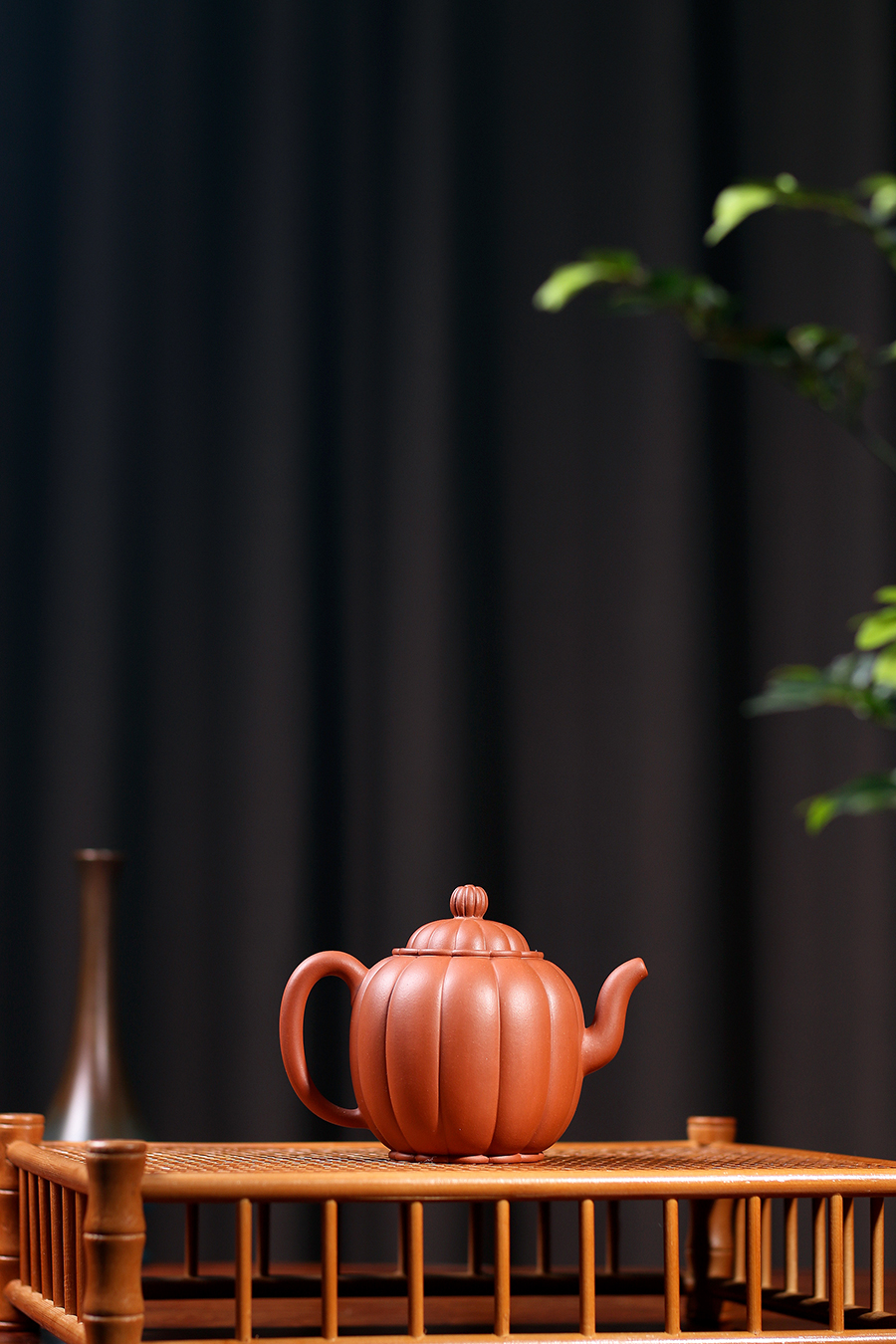 名家朱晓东作品《筋纹宫灯(小红泥)》