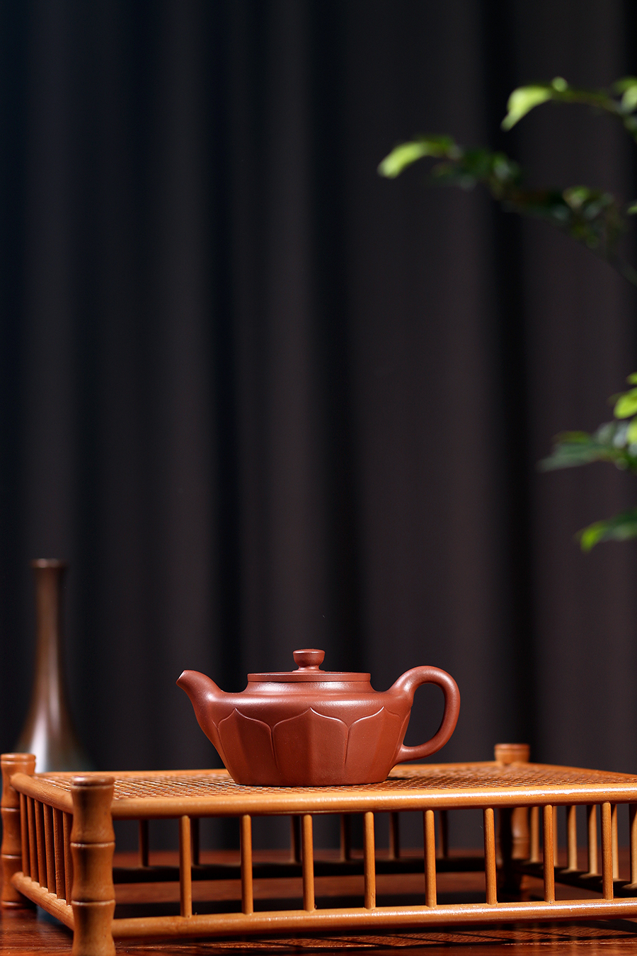 名家吴东瑾作品《花莲》