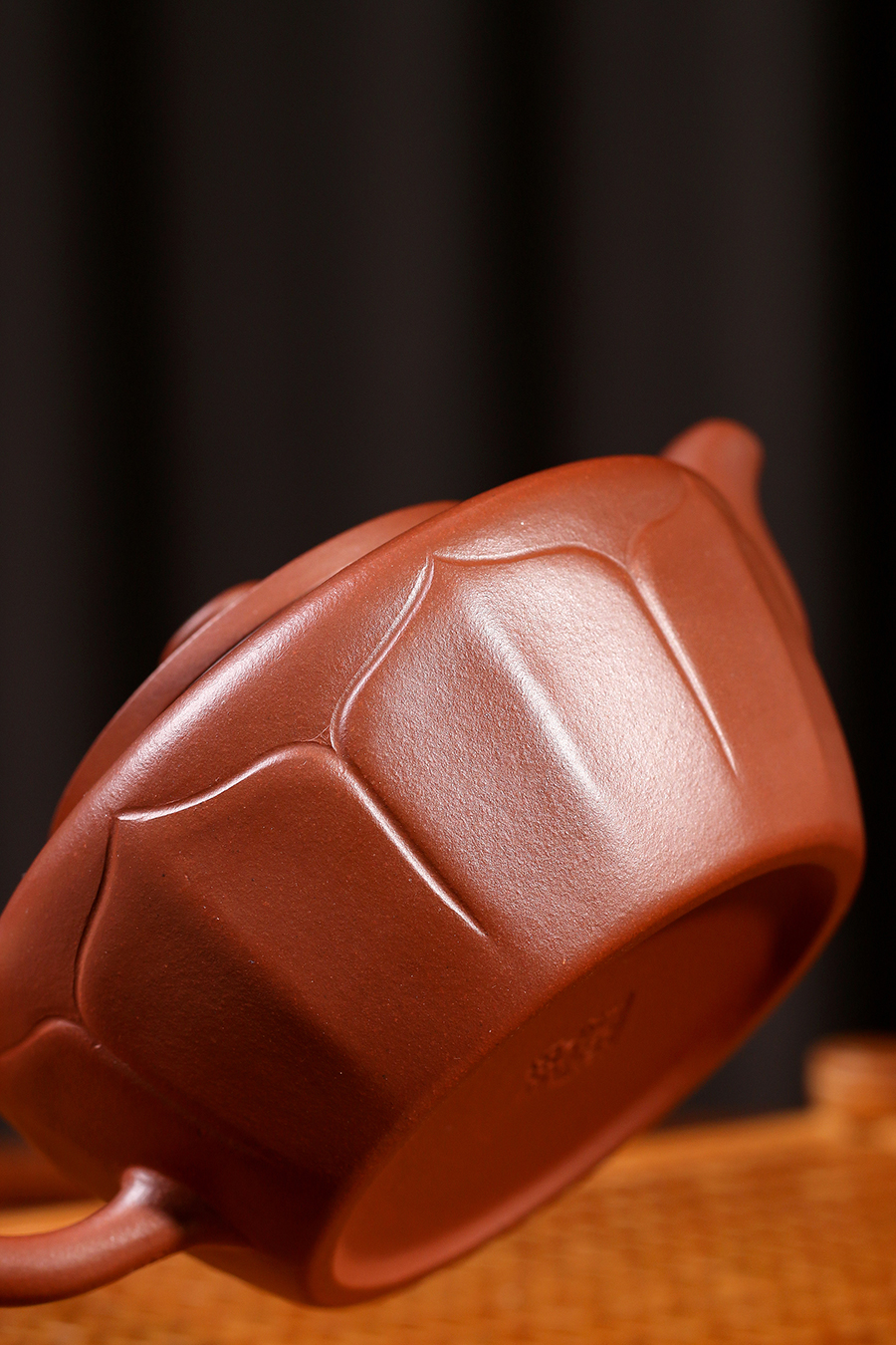 名家吴东瑾作品《花莲》