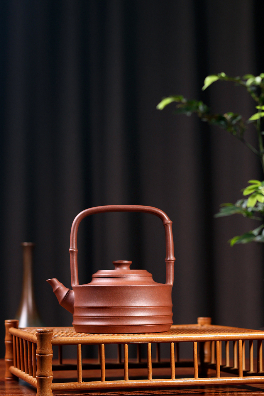 名家李碧芳作品《君子提梁》