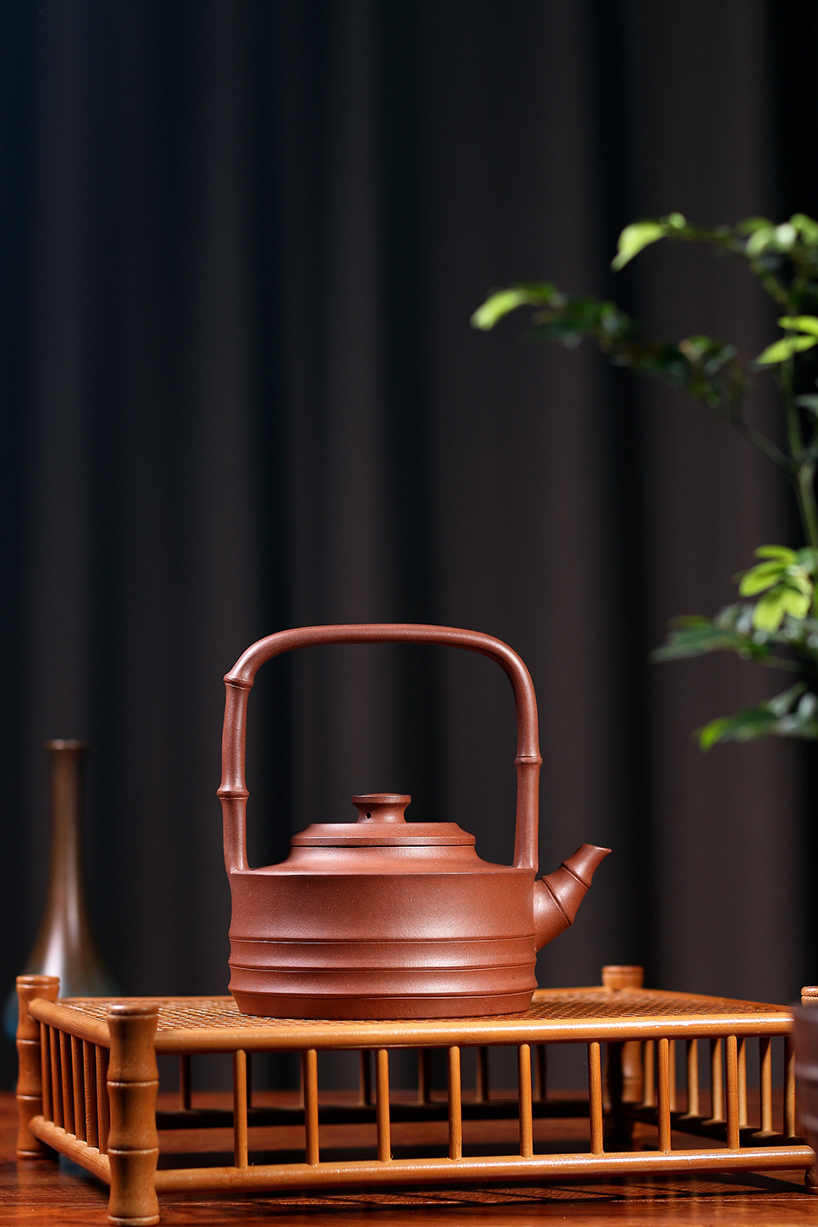 名家李碧芳作品《君子提梁》