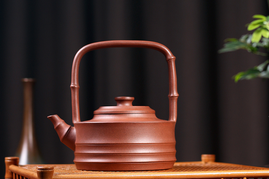 名家李碧芳作品《君子提梁》