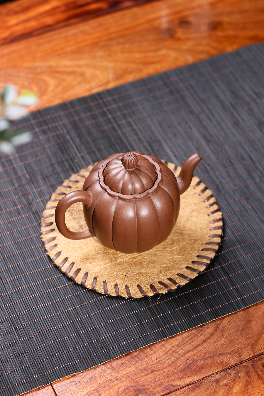 名家朱晓东作品《筋纹宫灯(老紫泥)》