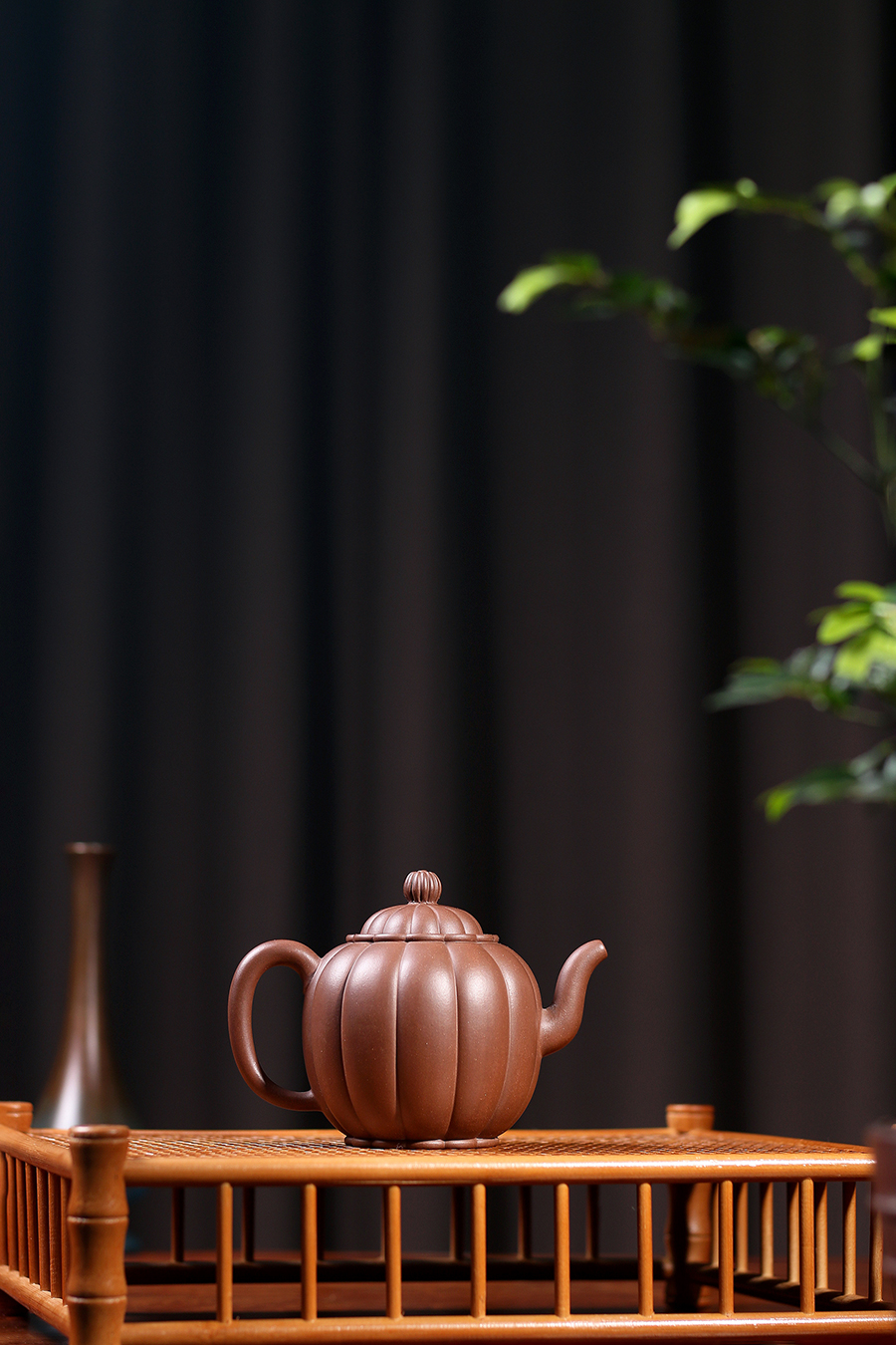 名家朱晓东作品《筋纹宫灯(老紫泥)》