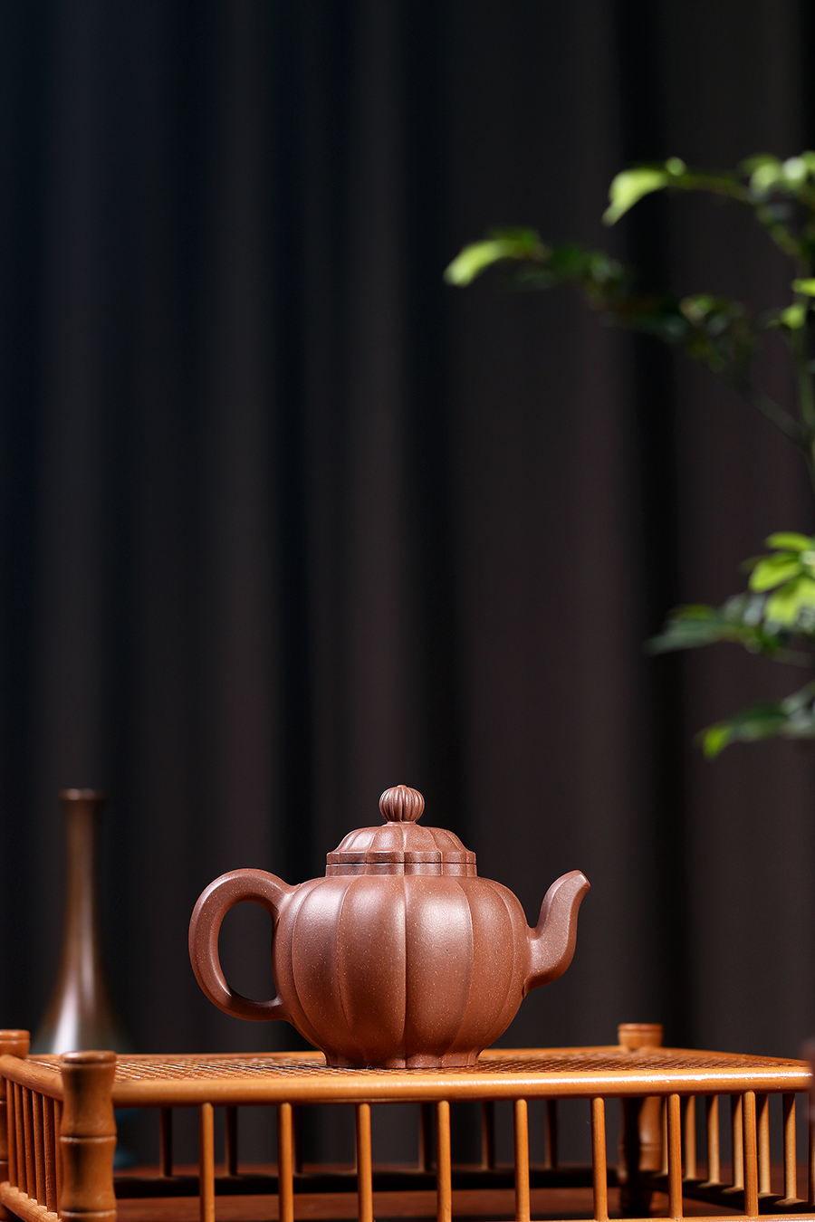 名家朱晓东作品《菊瓣(紫泥)》