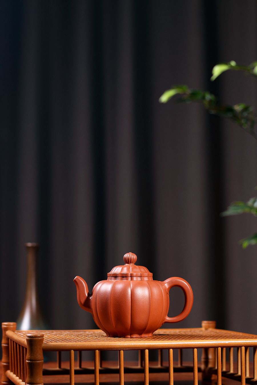 名家朱晓东作品《菊瓣(红泥)》