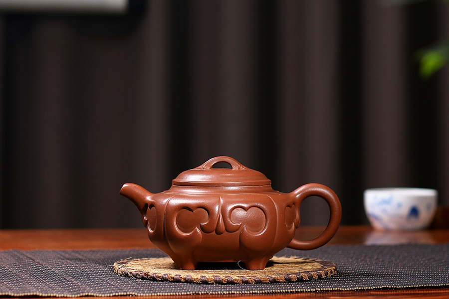 名家曹婉芬作品《闺秀觅意》