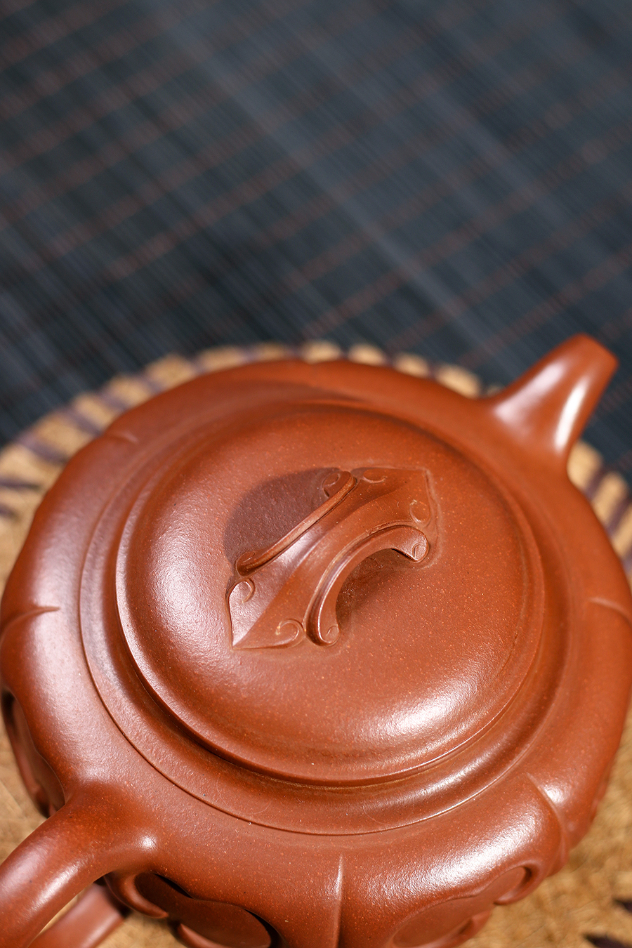 名家曹婉芬作品《闺秀觅意》