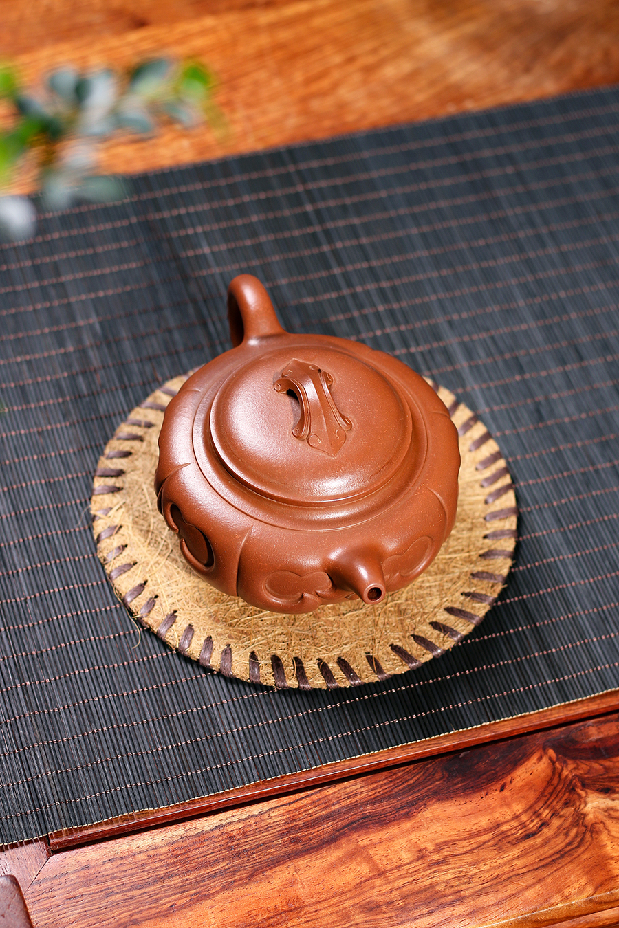 名家曹婉芬作品《闺秀觅意》