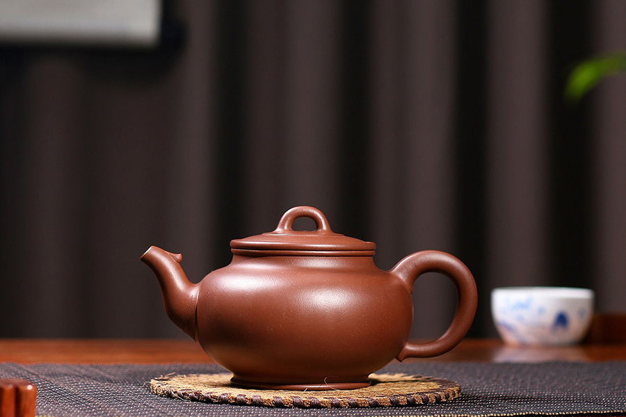 名家许艳春作品《凤鸣茗壶》