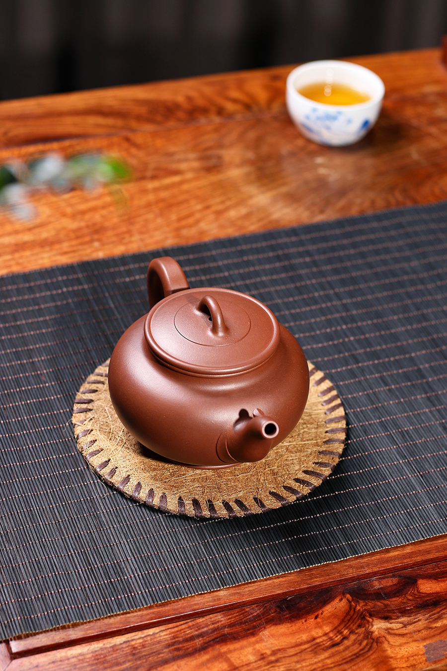 名家许艳春作品《凤鸣茗壶》