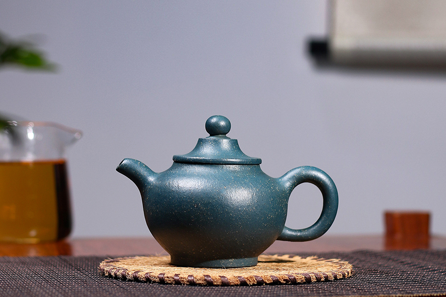 名家李碧芳作品《仲芳圆壶》